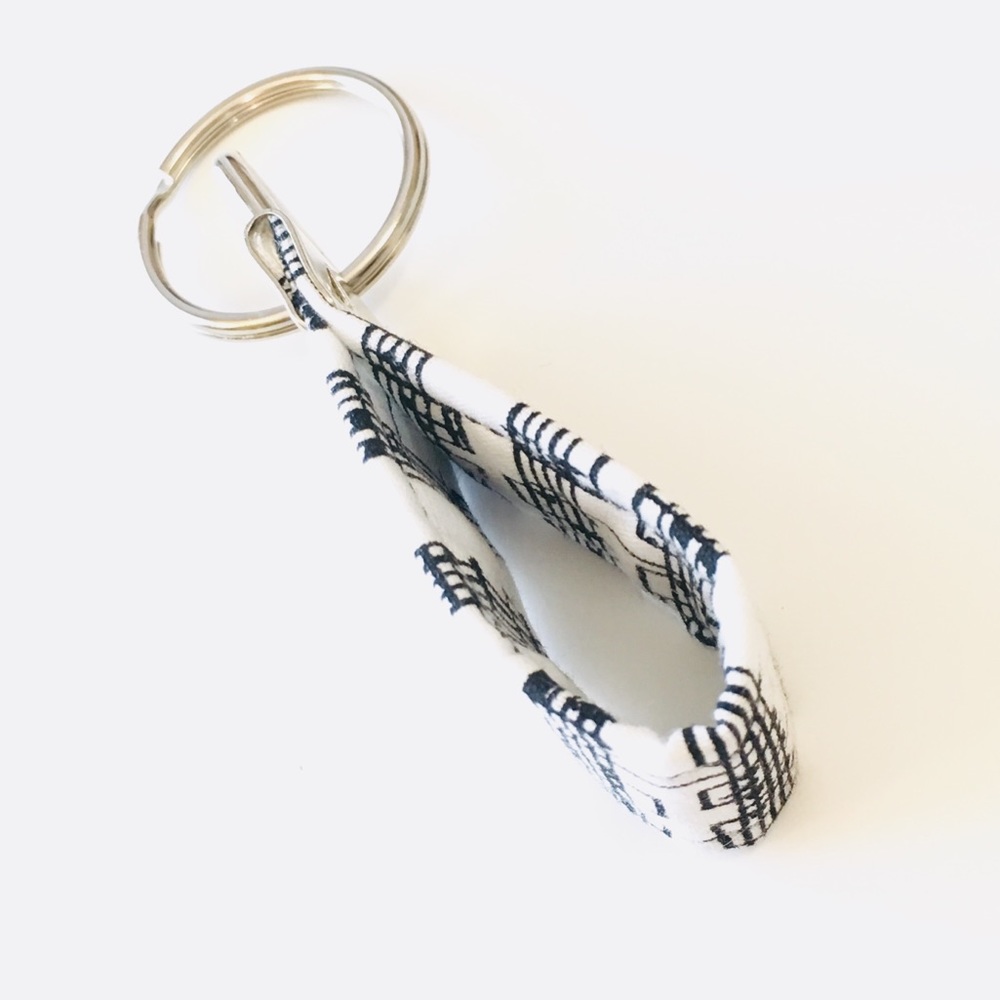 Mini Music Key Fob Keychain - Picture 4 of 6